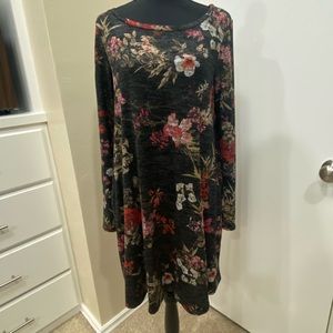 Peppermint floral knit dress- size Small